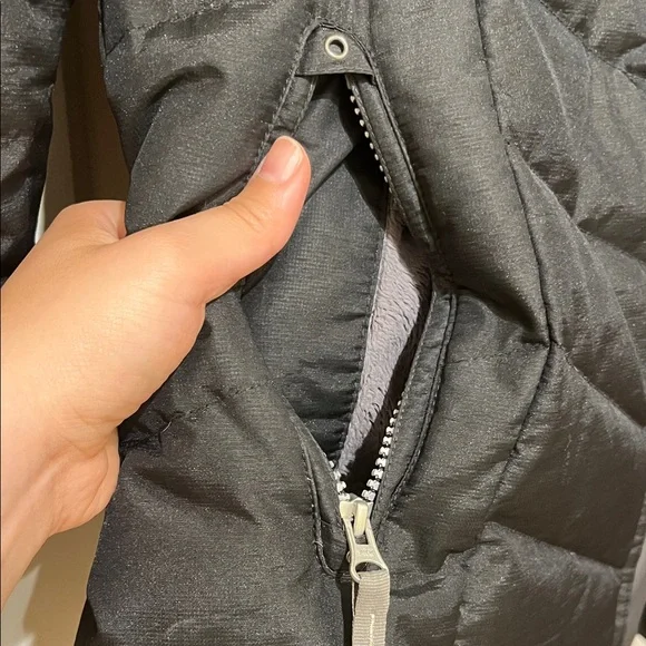 Eddie Bauer Women's Quilted Black Down jacket / perfect winter coat S - Picture 5 of 9